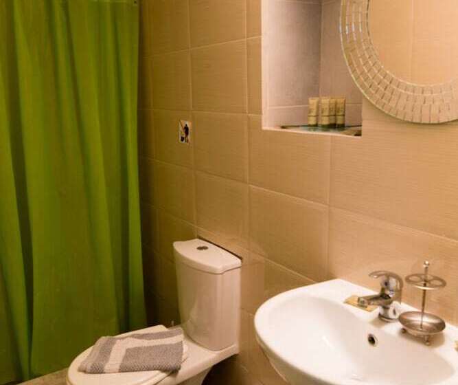 家庭公寓, Xenones Lindos