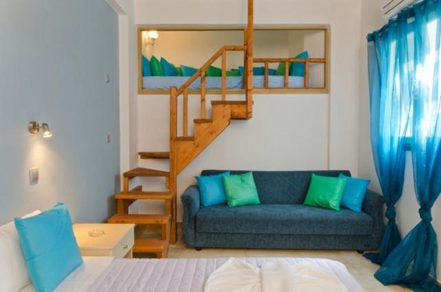 标准工作室, Xenones Lindos