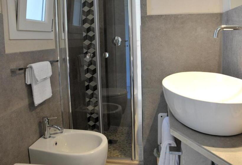 2间卧室的房子, Cuti Mari