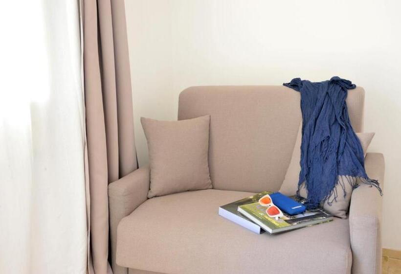 舒适三人间, Cuti Mari