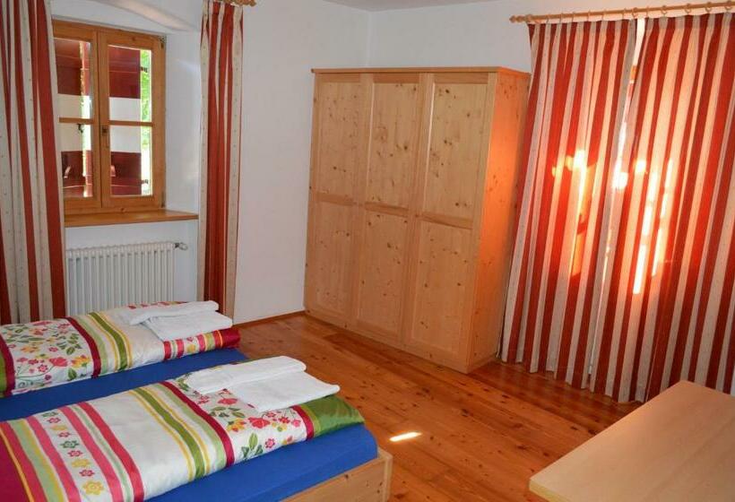 Номер Стандарт, Zur Kirche