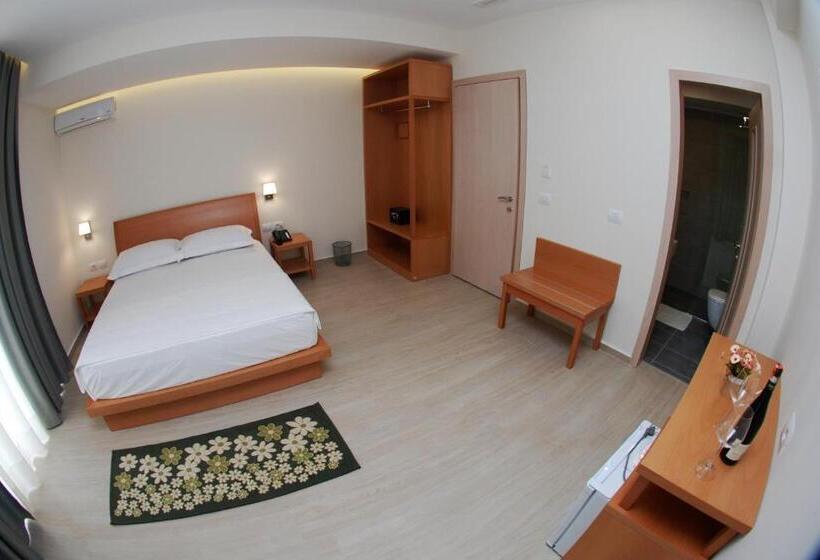 اتاق استاندارد با چشم‌انداز باغ, Ari 2