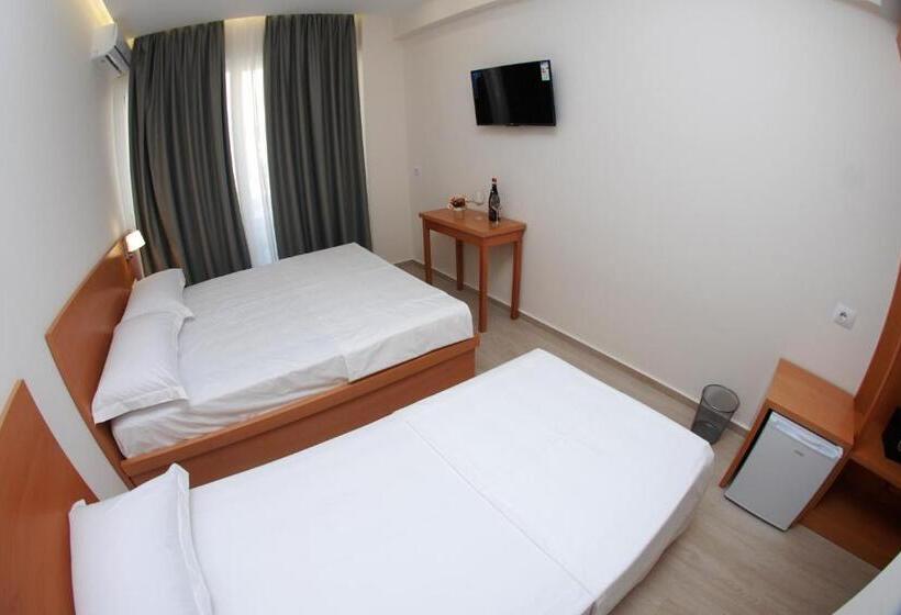 اتاق سه نفره سوپریور با چشم‌انداز دریا, Ari 2