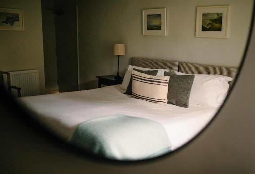 デラックスルーム, The Ram Inn