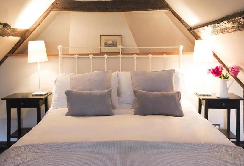 ジュニアスイート, The Ram Inn