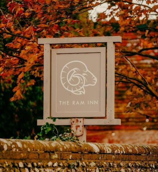 スタンダードルーム, The Ram Inn