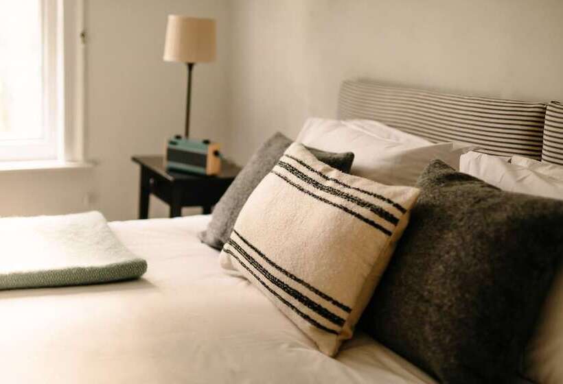 デラックスルーム, The Ram Inn