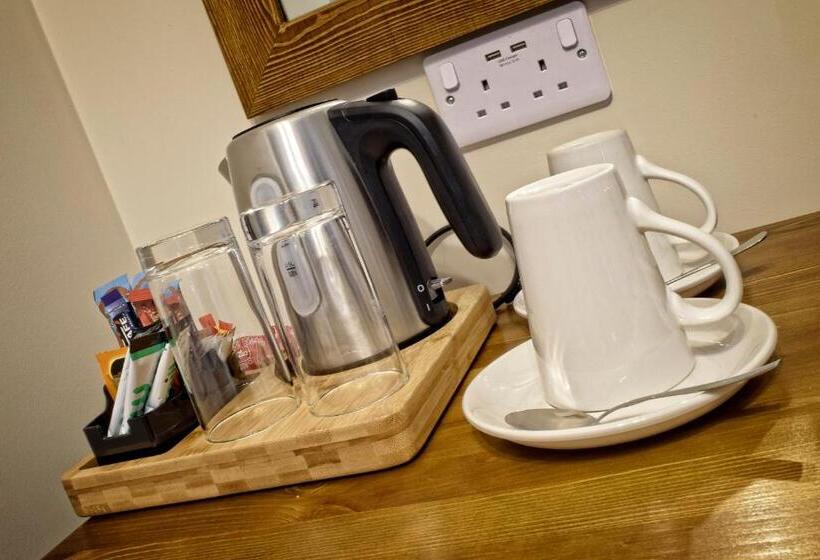 Номер Superior, Hanbury Turn