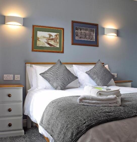 Номер Superior, Hanbury Turn