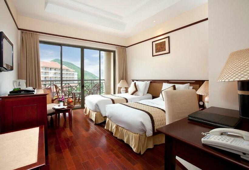 اتاق لوکس با تخت دو نفره بزرگ, Vinpearl Resort Nha Trang