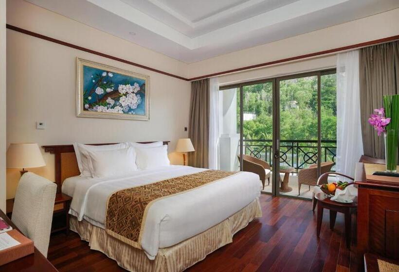 اتاق لوکس با تخت دو نفره بزرگ, Vinpearl Resort Nha Trang