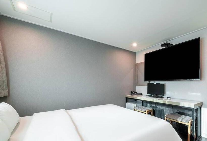 Camera Deluxe, Anyang Illowa