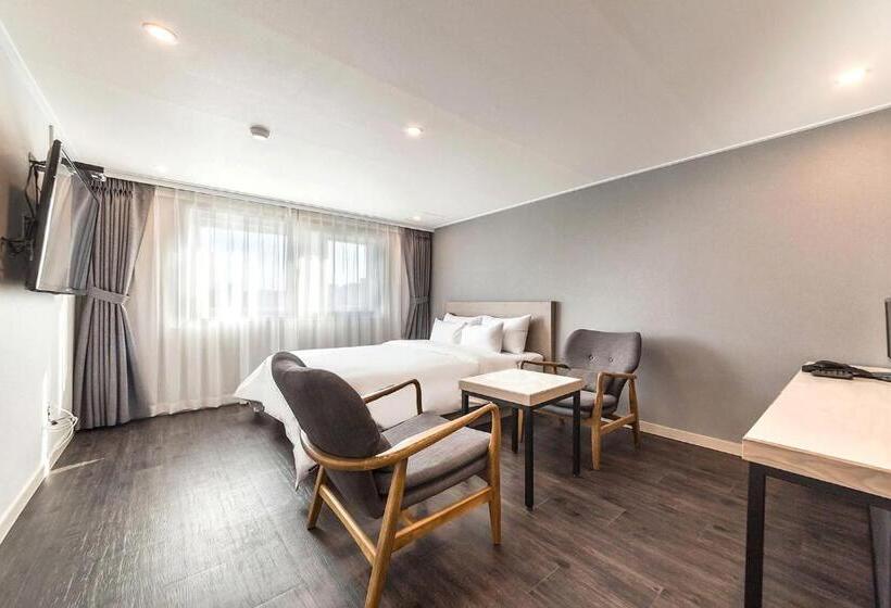 Camera Superiore, Anyang Illowa