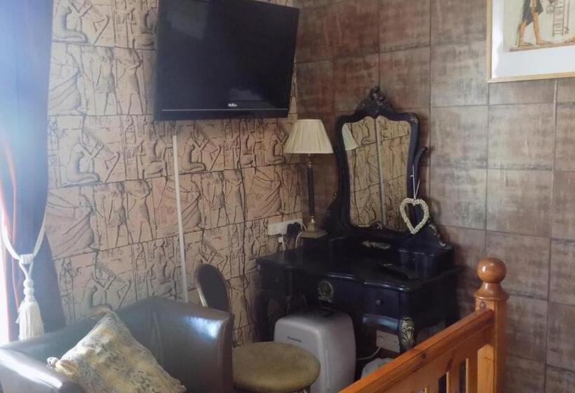 اتاق لوکس با تخت بزرگ, Tracey S Driftwood