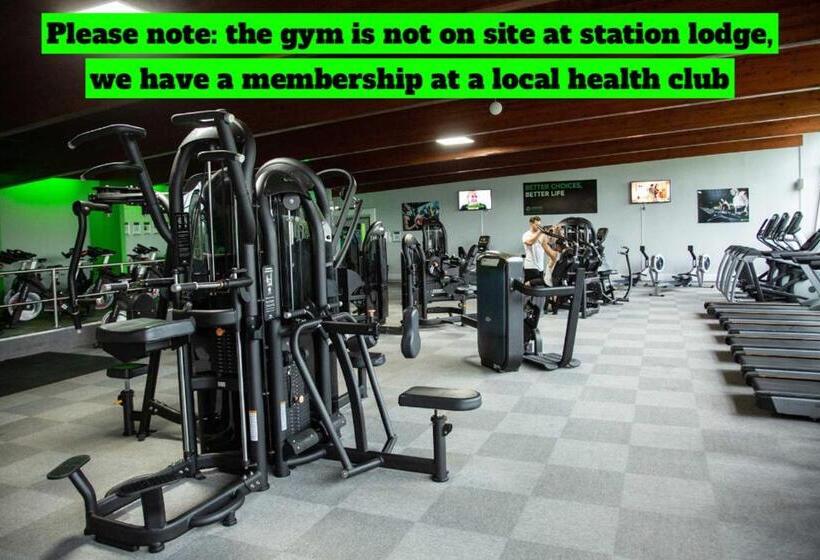 Номер Стандарт, Station Lodge   Free Off Site Health Club Access With Pool, Sauna, Steam Room & Gym