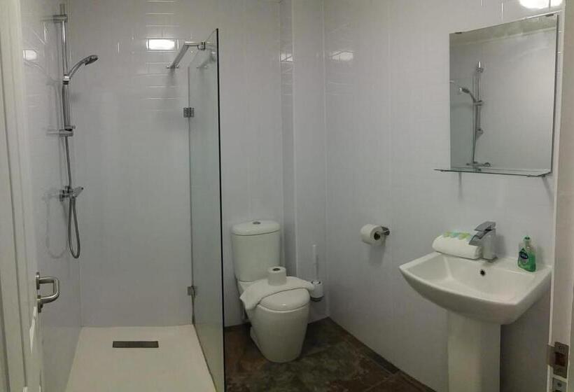 חדר סטנדרט עם מיטת קינג, Station Lodge Free Off Site Health Club Access With Pool, Sauna, Steam Room & Gym