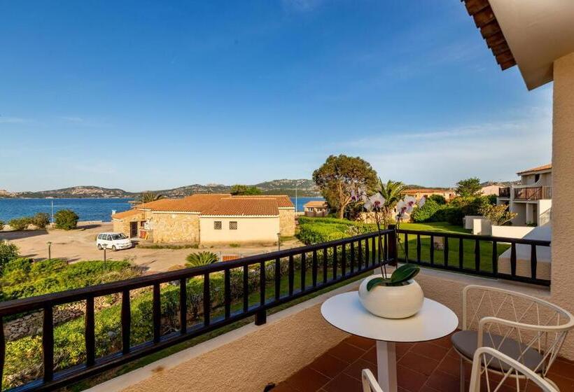 חדר דלוקס נוף לים, Blu Hotel Laconia Village