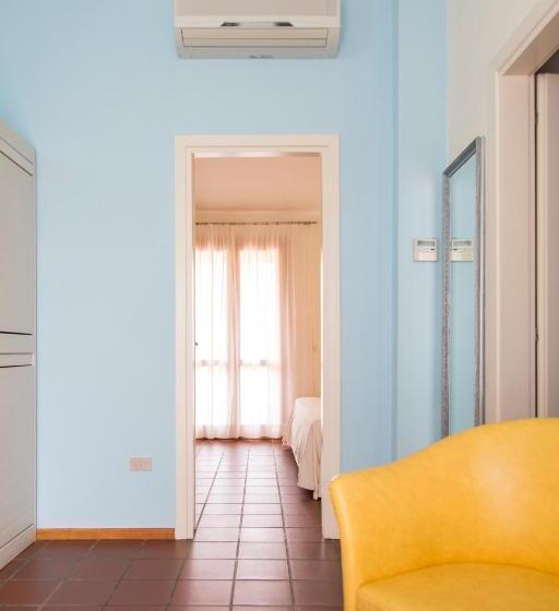 סוויטה נוף לבריכה, Blu Hotel Laconia Village