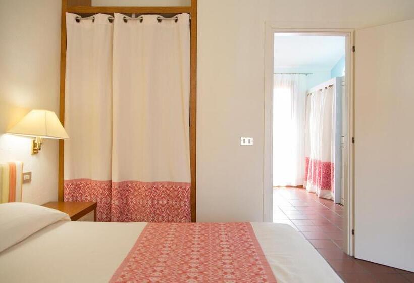 סוויטה נוף לבריכה, Blu Hotel Laconia Village