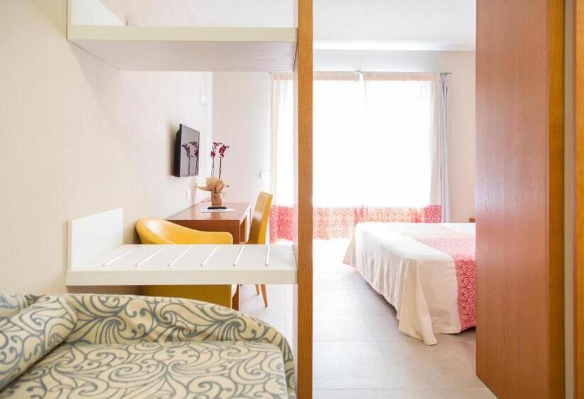 חדר סופריור לשלושה, Blu Hotel Laconia Village