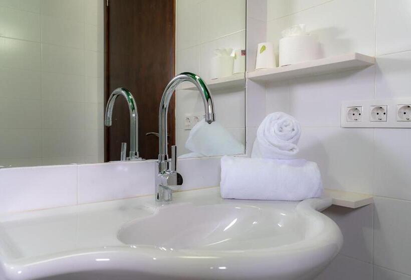 חדר סטנדרט מותאם לאדם עם מוגבלויות, Casas Heddy, Wellbeing Resort