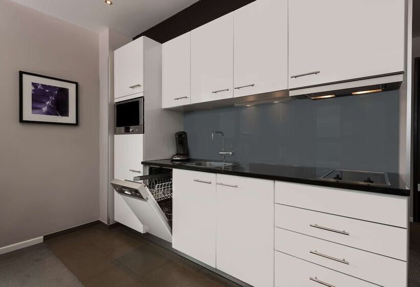 Студия Премиум, Adina Apartment Hotel Frankfurt Neue Oper