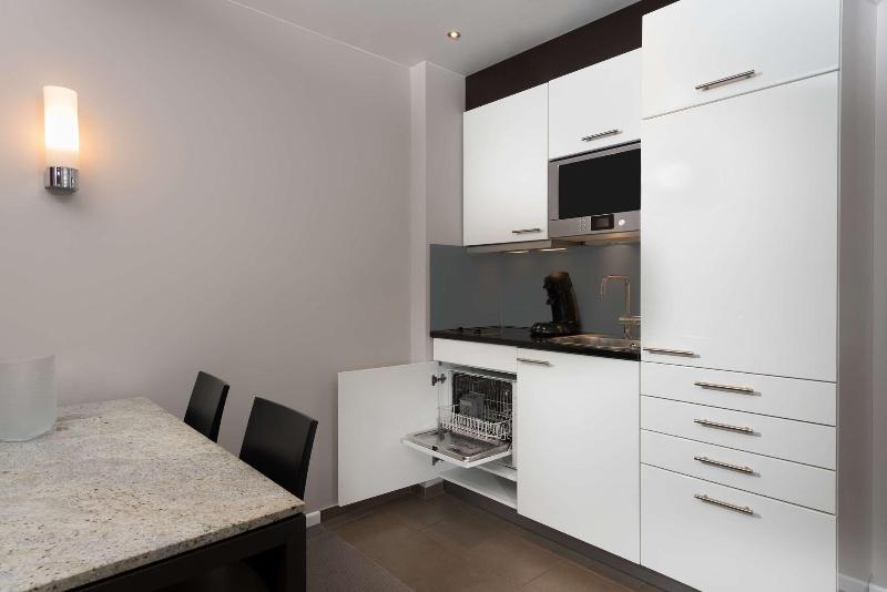 Студия Премиум, Adina Apartment Hotel Frankfurt Neue Oper