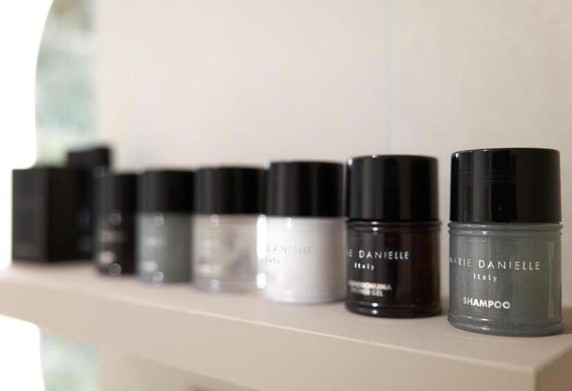 غرفة عائلية مطلّة علي البحر, Adriatic Palace