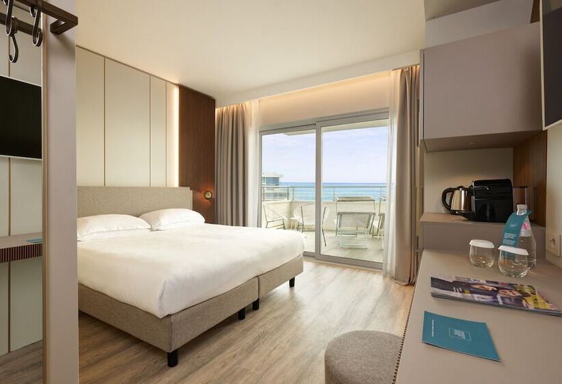 غرفة قياسية مطلّة علي البحر, Adriatic Palace