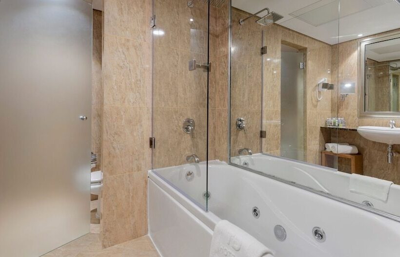 ジュニアスイート, Avenida