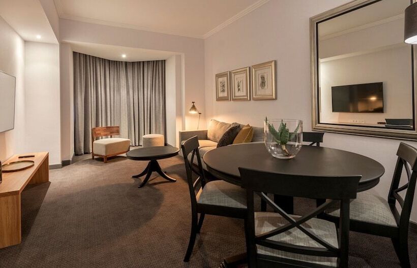 ジュニアスイート, Avenida