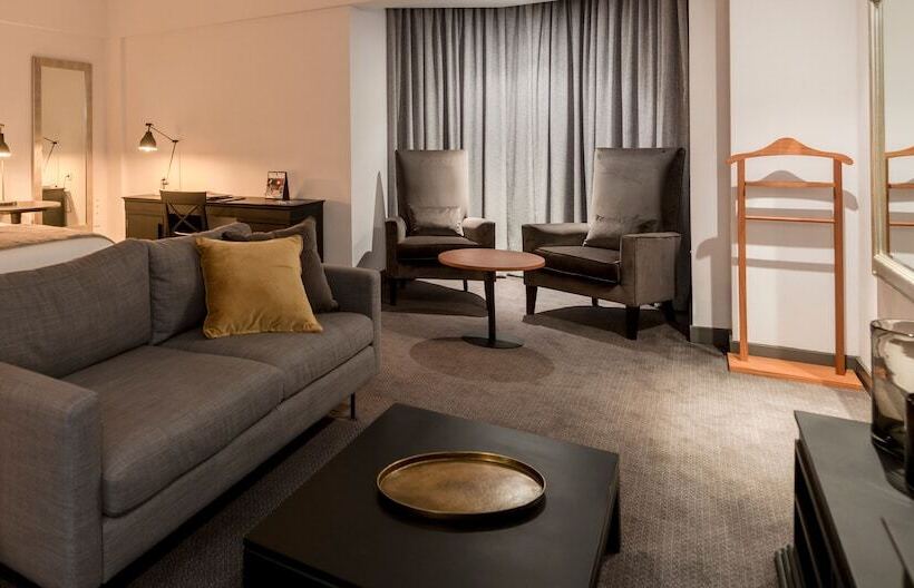 ジュニアスイート, Avenida