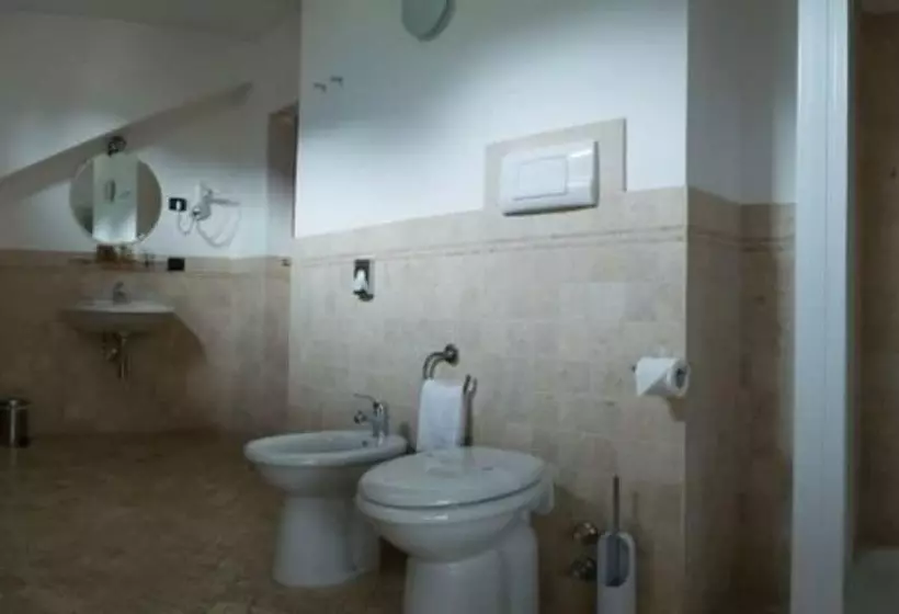اتاق اکونومی, Cresta Et Duc
