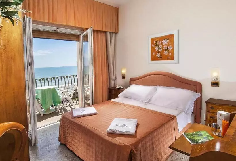 Habitació Triple Estàndard, Dea