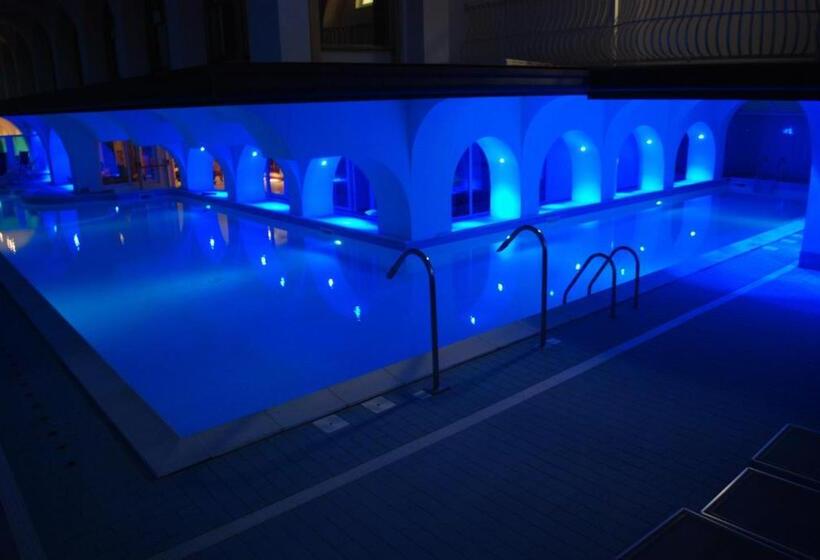 Apartament z 1 Połączoną Sypialnią, Dea