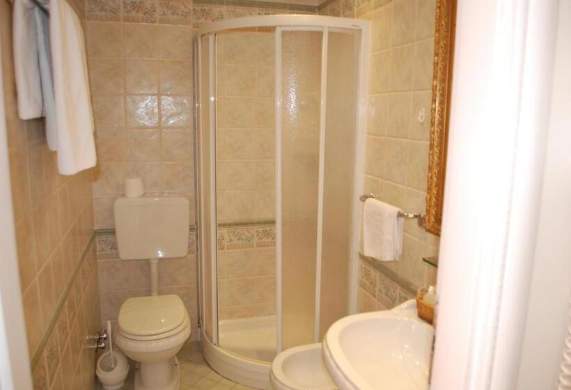 Apartament z 1 Połączoną Sypialnią, Dea