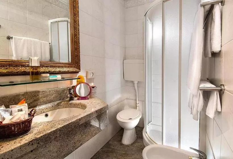 Habitació Triple Estàndard amb Vistes, Dea
