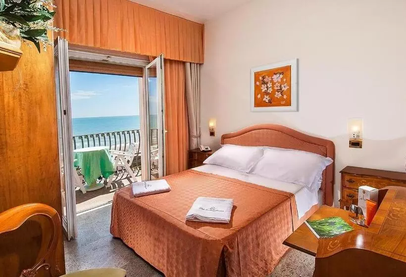 Habitació Triple Estàndard amb Vistes, Dea