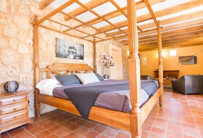 سوییت, Agroturismo Es Quatre Cantons