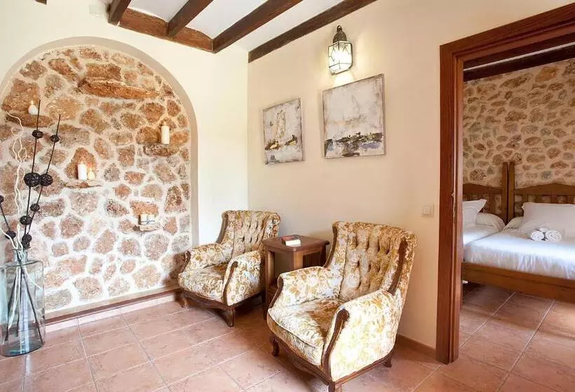 سوییت خانوادگی, Agroturismo Es Quatre Cantons