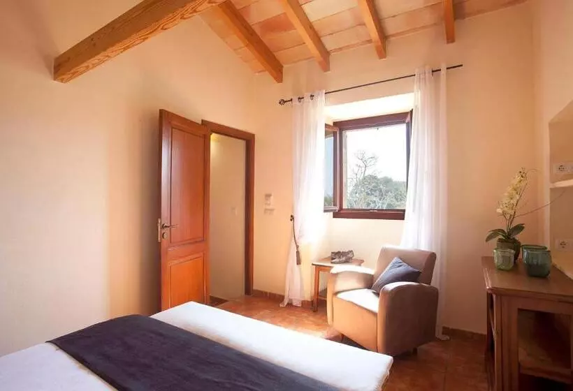 سوییت خانوادگی, Agroturismo Es Quatre Cantons