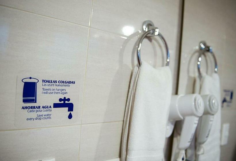 标准间, Francés La Maison