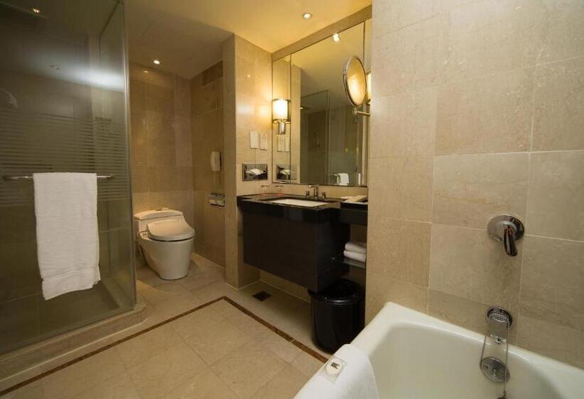 Club Room King Bed, Grand Millennium Hotel Kuala Lumpur