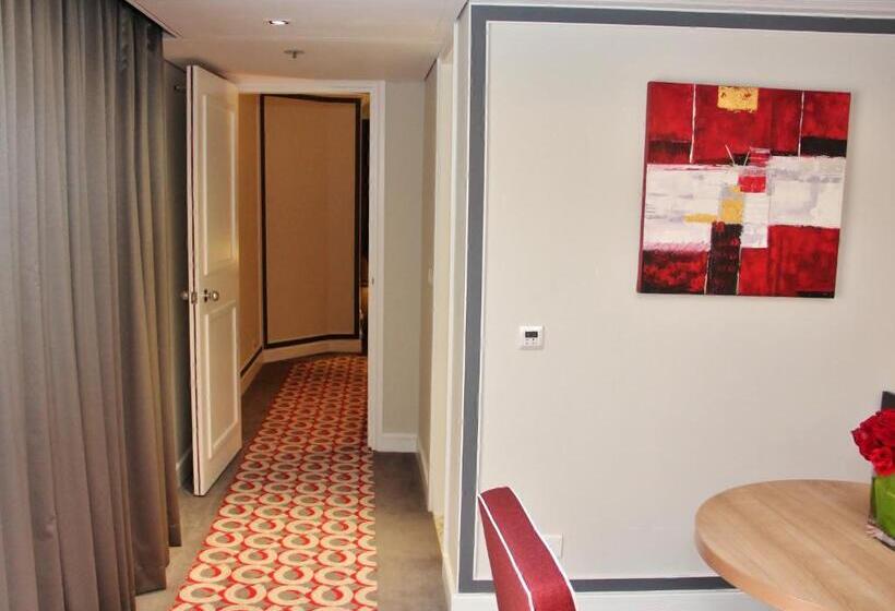 带双人大床的行政管理套房, Grand Millennium Hotel Kuala Lumpur