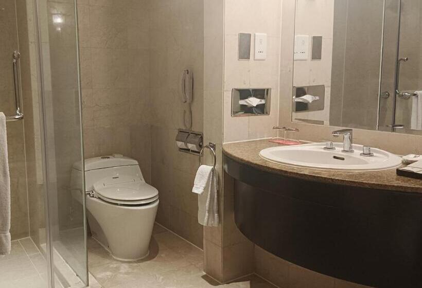 带大床的豪华间, Grand Millennium Hotel Kuala Lumpur