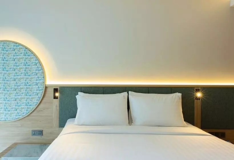 プールビュースタンダードルーム, Holiday Ao Nang Beach Resort, Krabi