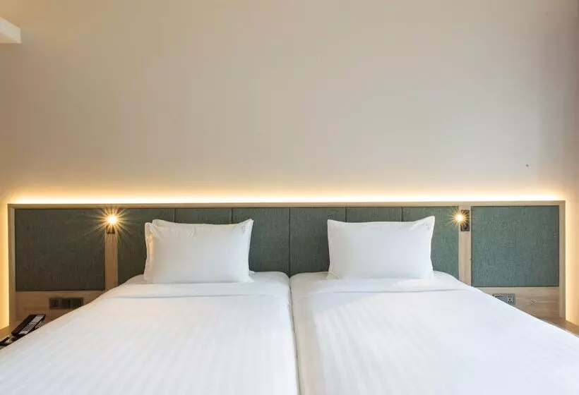 デラックスルーム, Holiday Ao Nang Beach Resort, Krabi