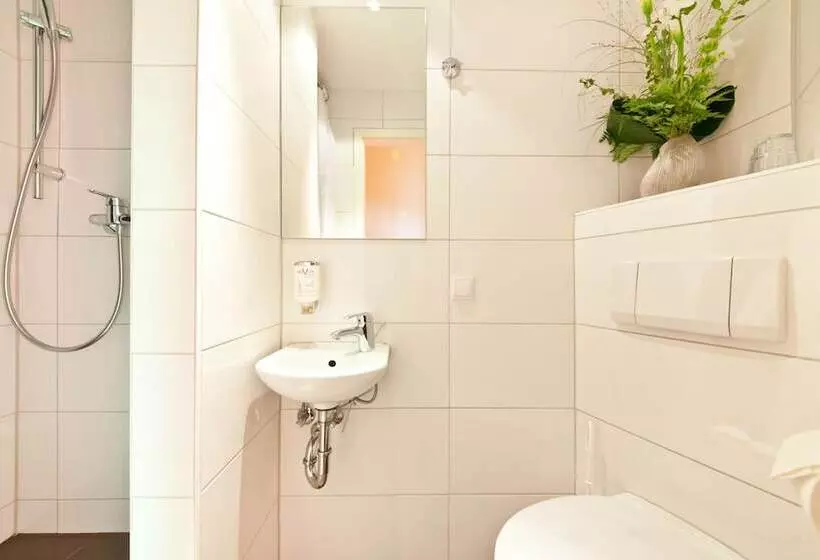 Standard-huone, Königshof Hamburg