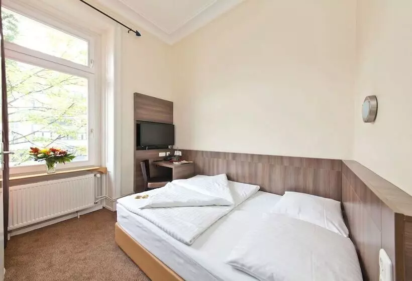 Standard-huone, Königshof Hamburg