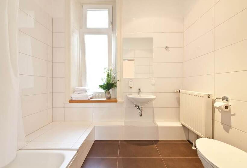 标准单人间共用浴室, Königshof Hamburg